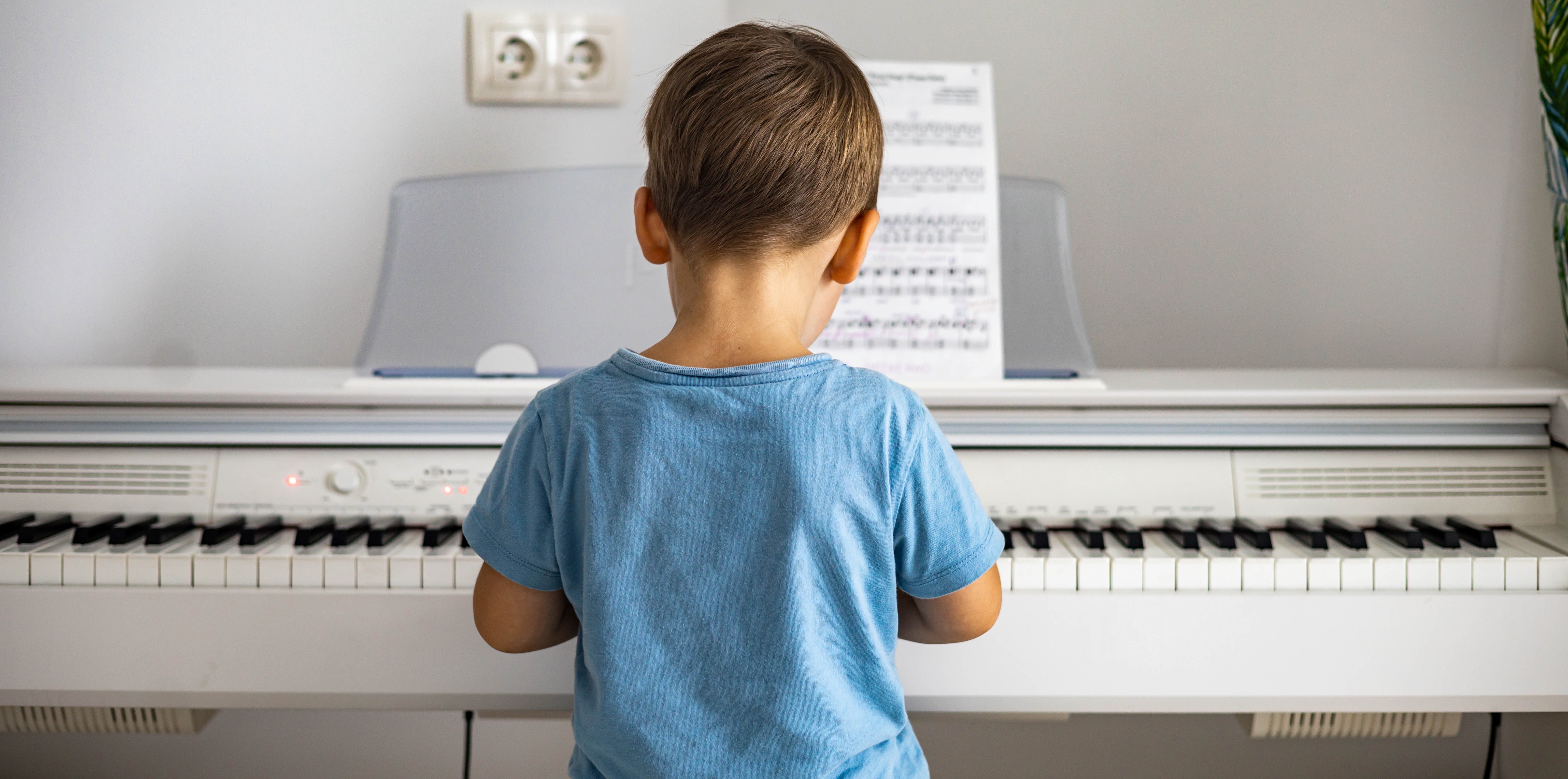 Best digital piano sales for child beginner