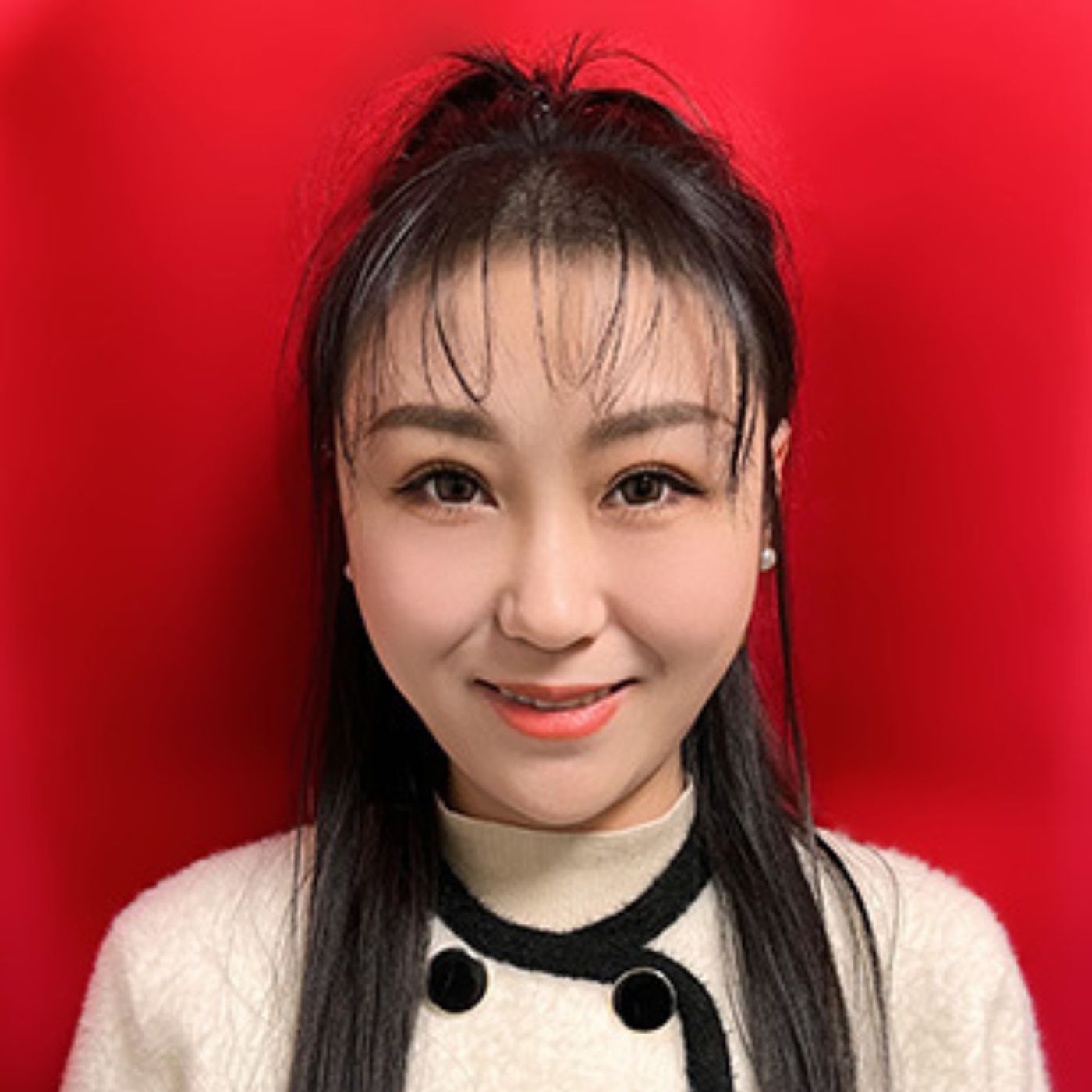 Darren Huang, an 88 Keys Music Academy teacher, in a red background.
